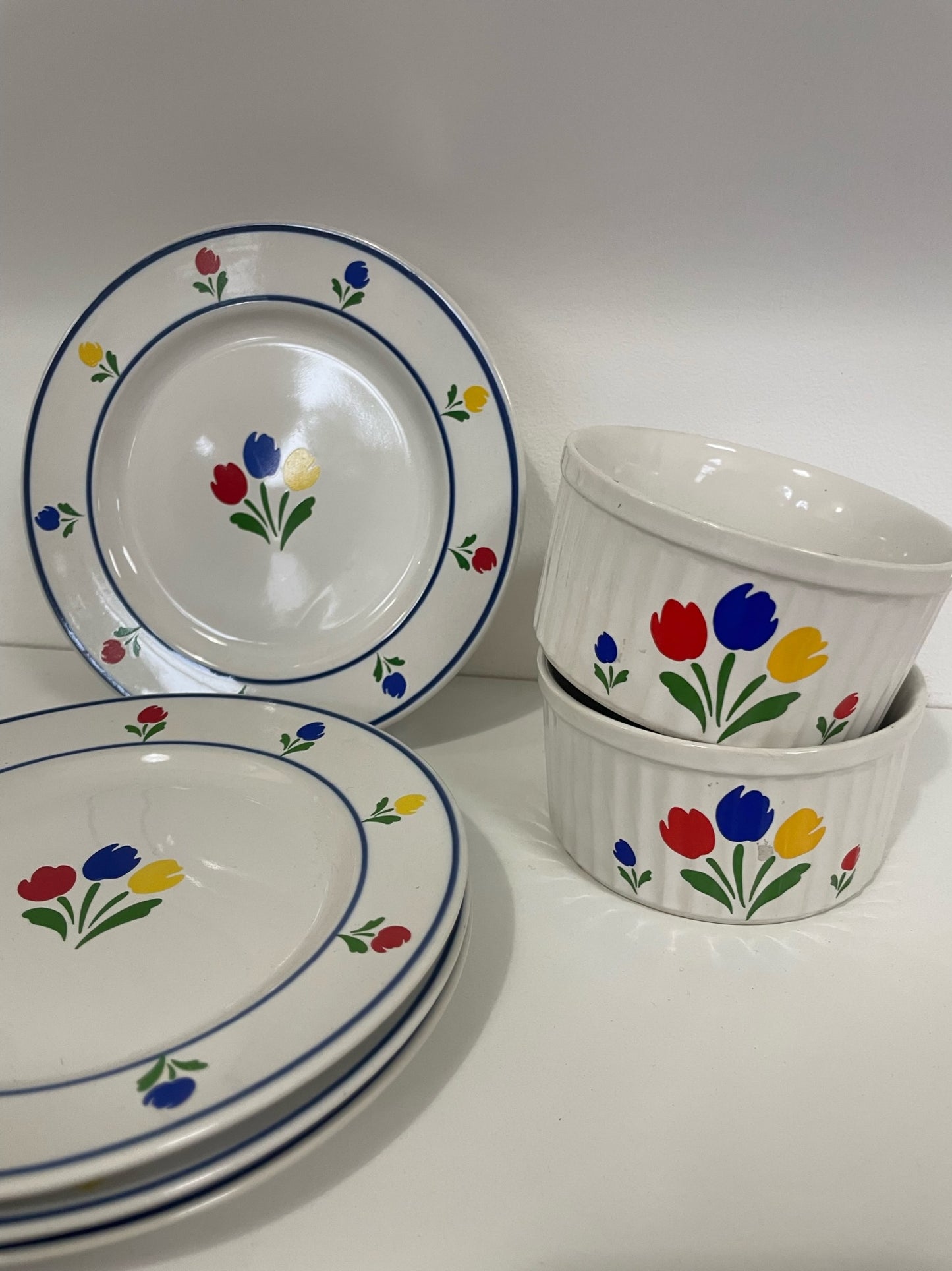 Tulip Stoneware Set