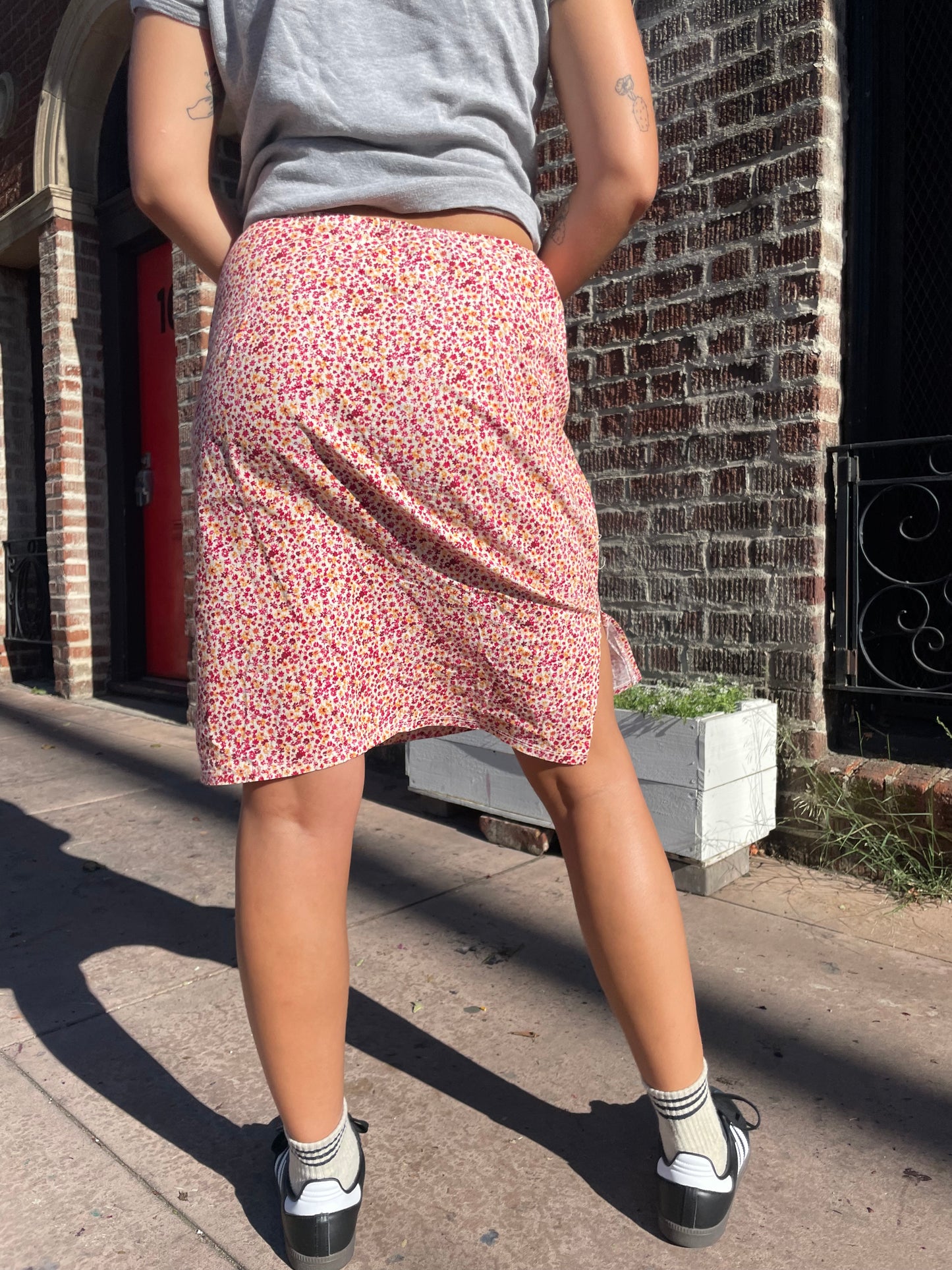 90s Floral Knee Skirt (S)