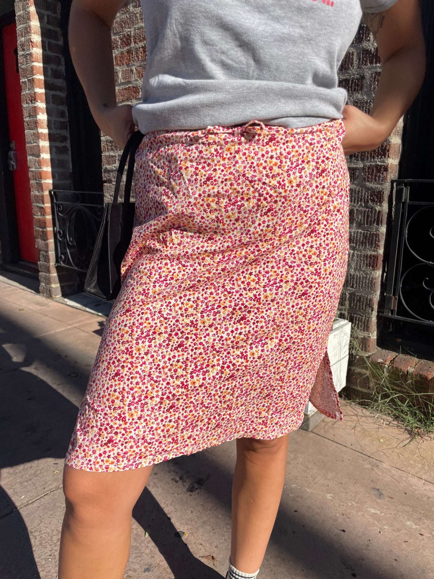 90s Floral Knee Skirt (S)