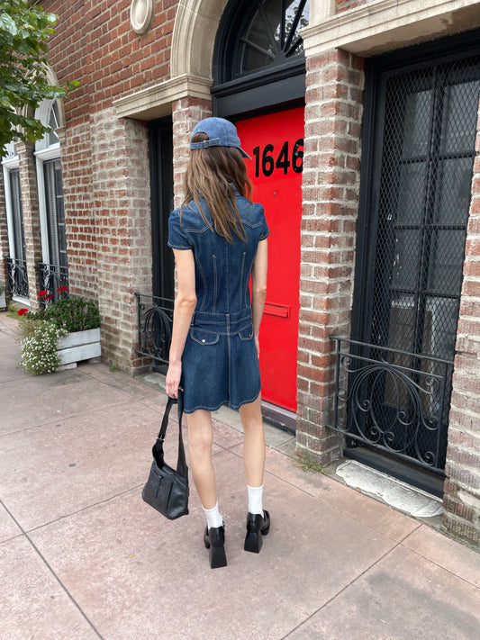 girl in short sleeve dress